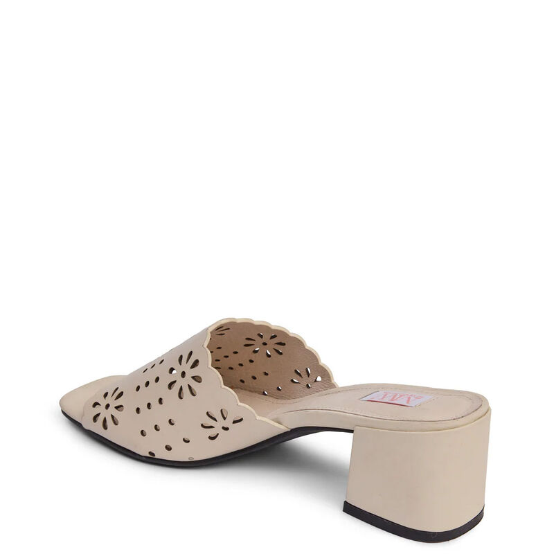 MW By Kathryn Wilson Annie Slide image number 6